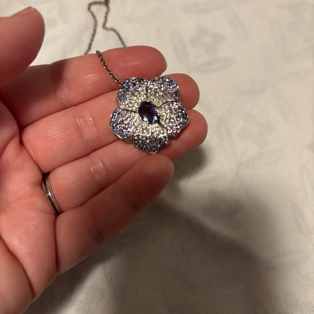 Elegant Silver and Blue Floral Pendant Necklace